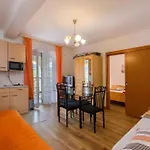 In 5281 Apartment
