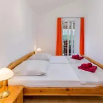 Apartment In 5281